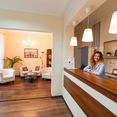 Lew Hostel Иновроцлав Экстерьер фото