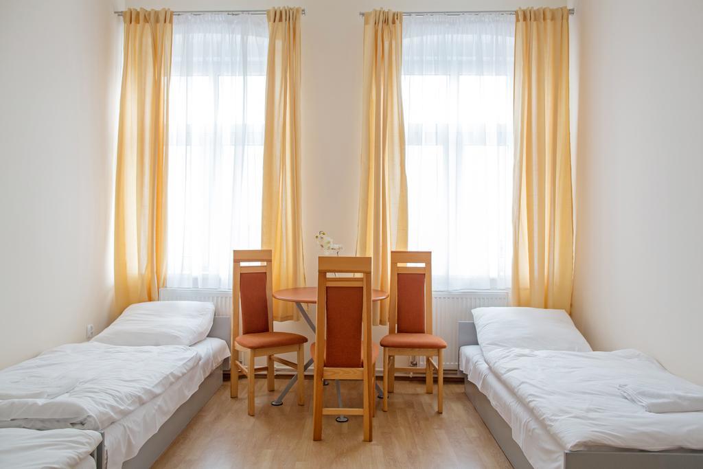 Lew Hostel Иновроцлав Номер фото
