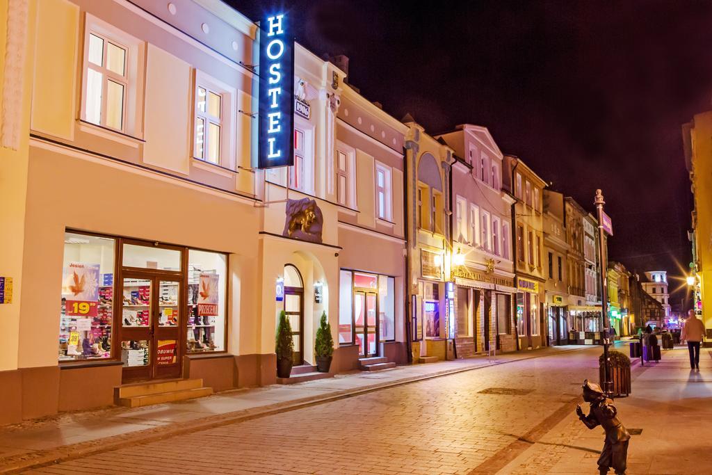 Lew Hostel Иновроцлав Экстерьер фото