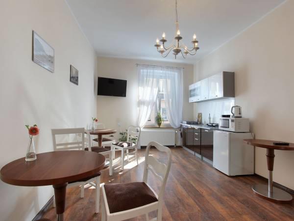 Lew Hostel Иновроцлав Экстерьер фото