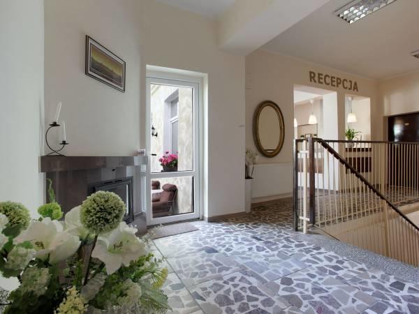 Lew Hostel Иновроцлав Экстерьер фото