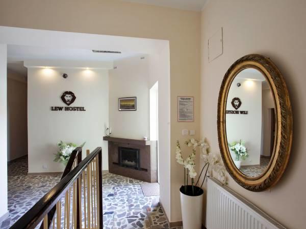 Lew Hostel Иновроцлав Экстерьер фото
